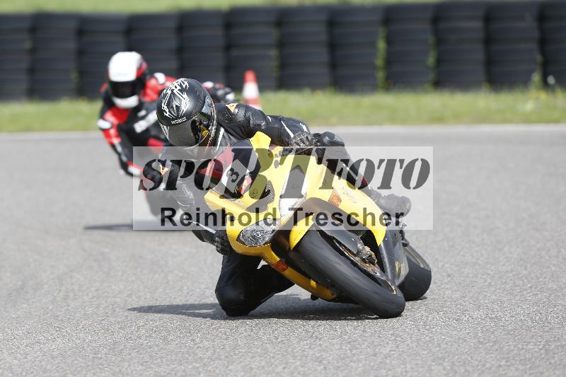 /Archiv-2025/53 16.09.2025 Track Day Domi Aegerter ADR/Gruppe rot/3